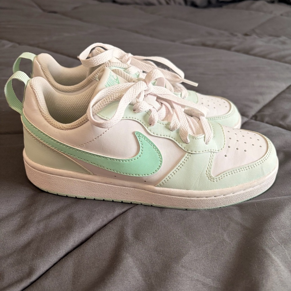 Nike Court Borough Low White Mint Sneakers 4Y Womens 5.5